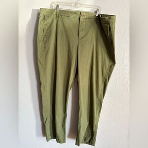 J. Crew Sage Green high rise girlfriend Chinos Women’s SZ 22. Pockets.